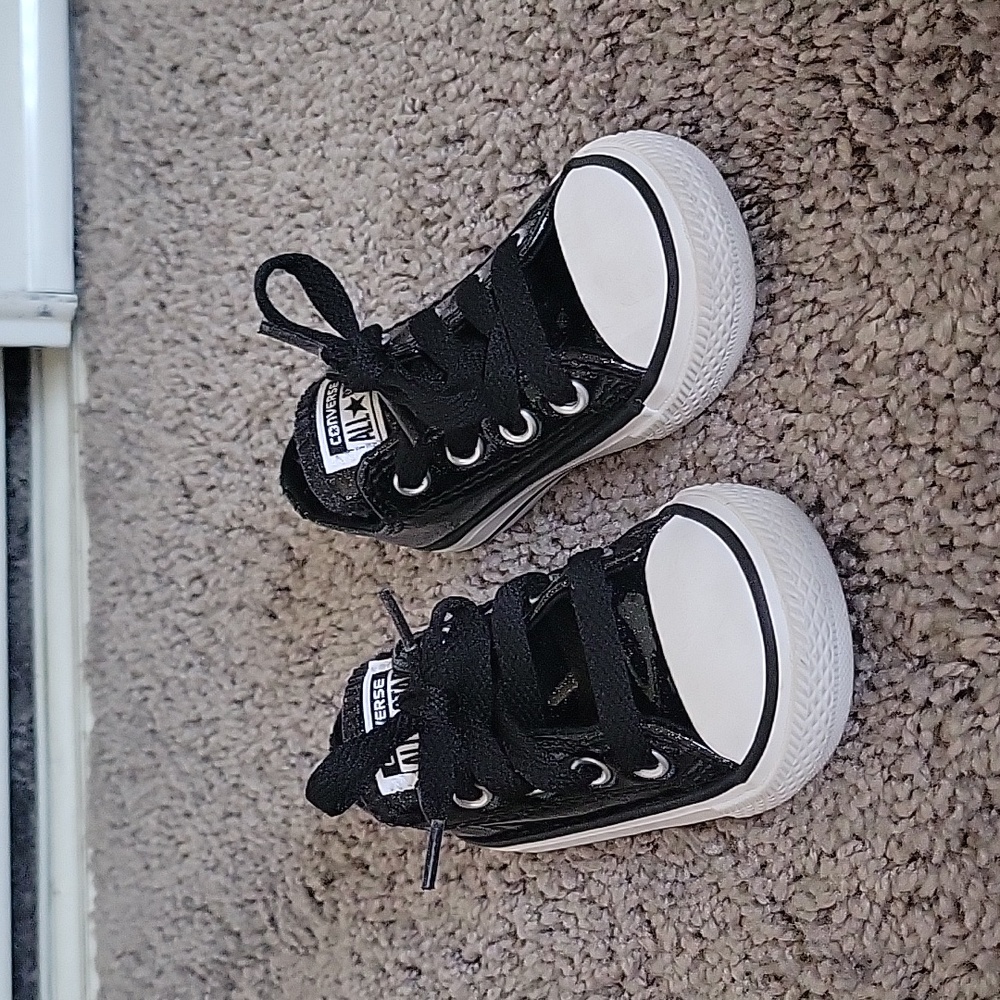 Size 4 black glitter converse patent leather